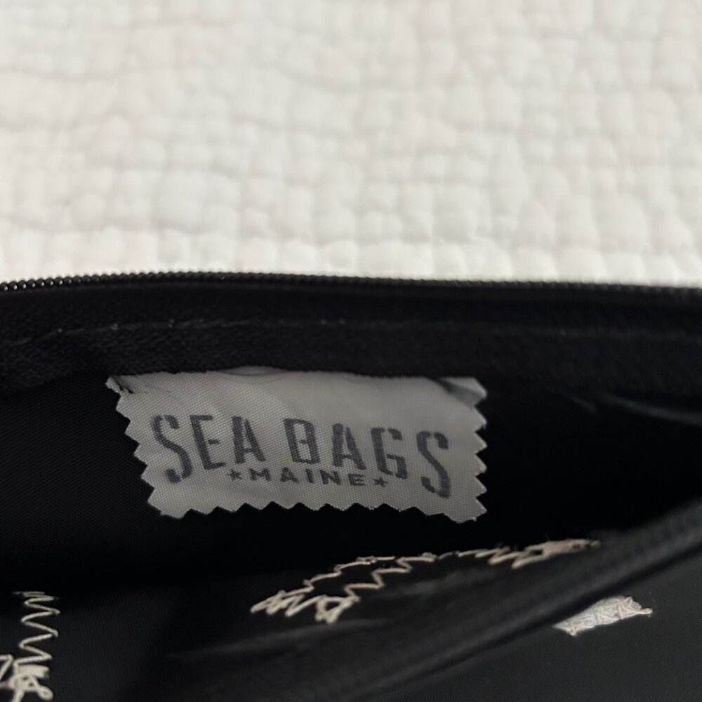 Sea Bags Wristlet/Clutch Black with Silver Metallic Anchor - Picture 2 of 3